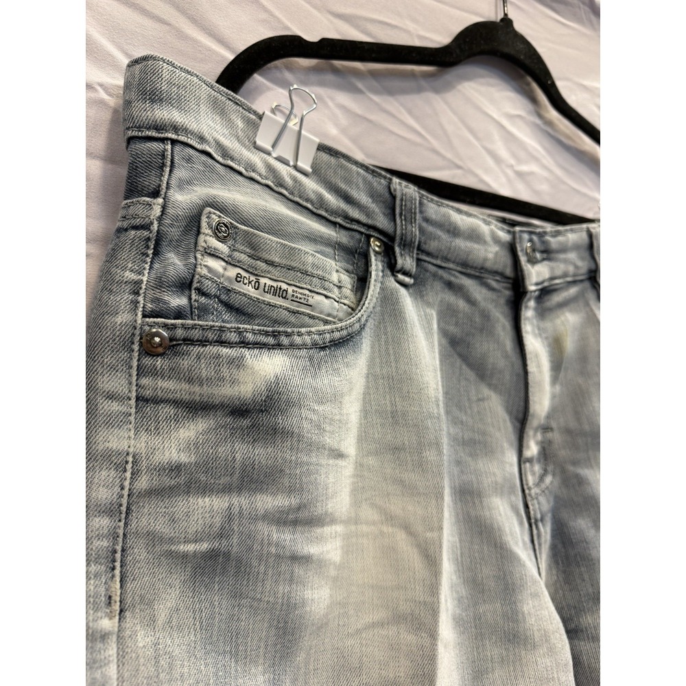 Ecko Unltd. Men's Denim Shorts Light Blue Stone Wash Flat Front 5-Pocket Logo - Picture 4 of 6